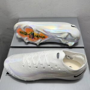 Chuteiras Nike | Branco & Chroma