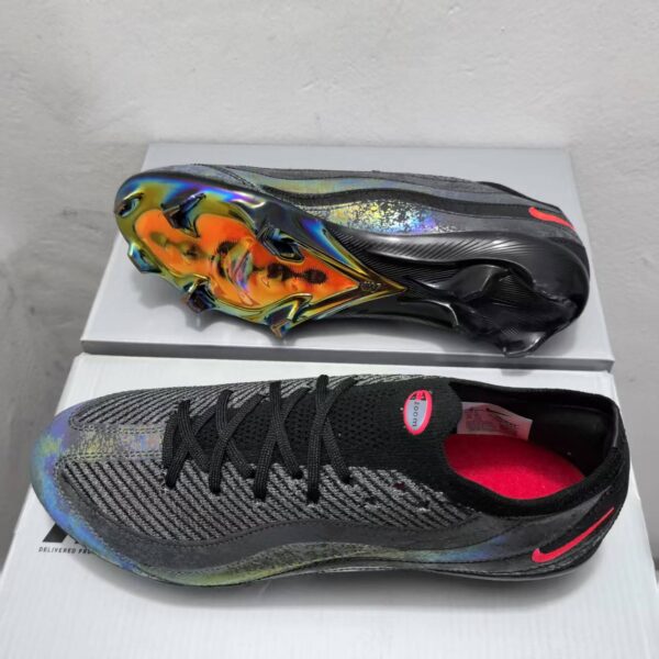 Chuteiras Nike | Preto & Chroma