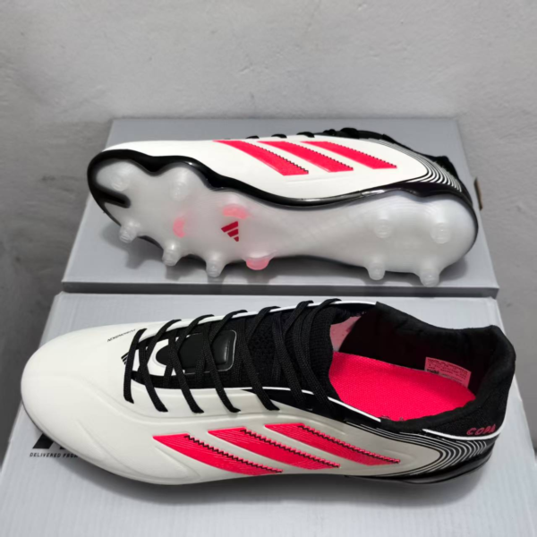 Chuteiras Adidas | Brancas & Rosa